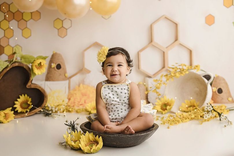 Store Honey Bee Photo Backdrop