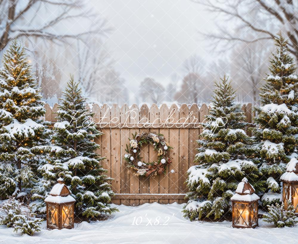 Winter Outdoor Bos Kerstboom Bruin Houten Hek Achtergrond Ontworpen door Emetselch