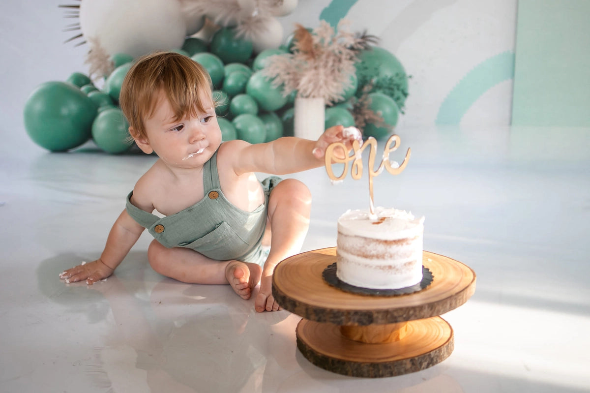 Kate Boho Balloons Backdrop Green Cake Smash Designed by Uta Mueller Photography