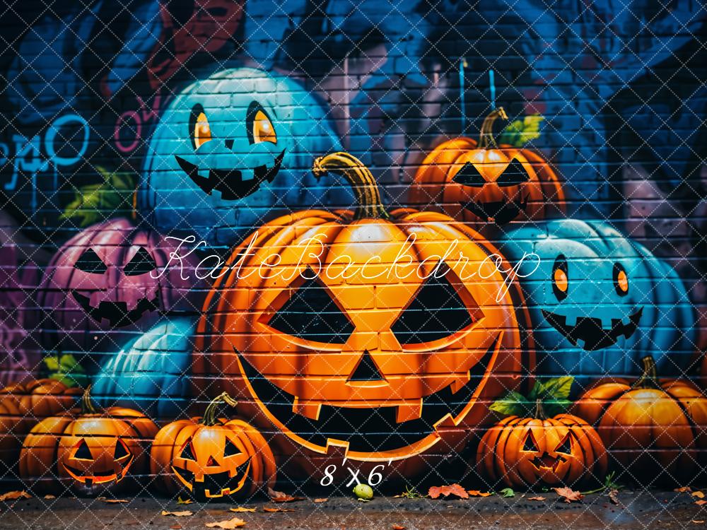 Fondo de pared de ladrillos con graffiti de calabaza malévola de Halloween diseñado por GQ.