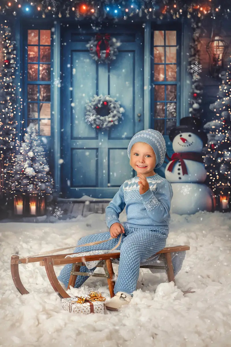 Winter Snowy Blue Door Snowman Backdrop Ontworpen door Chain Photography