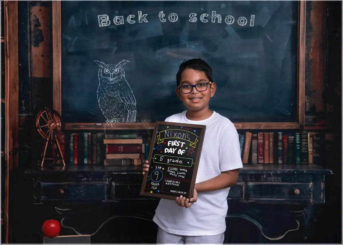 Terug naar school Zwart bord Boek Bureau Appel Foto Achtergrond Ontworpen door Emetselch