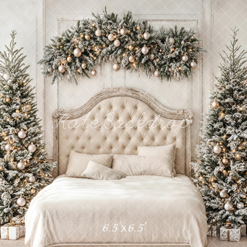 Cabecero de cama con forma de árbol de Navidad Upholstered Bedroom Backdrop Designed by Emetselch