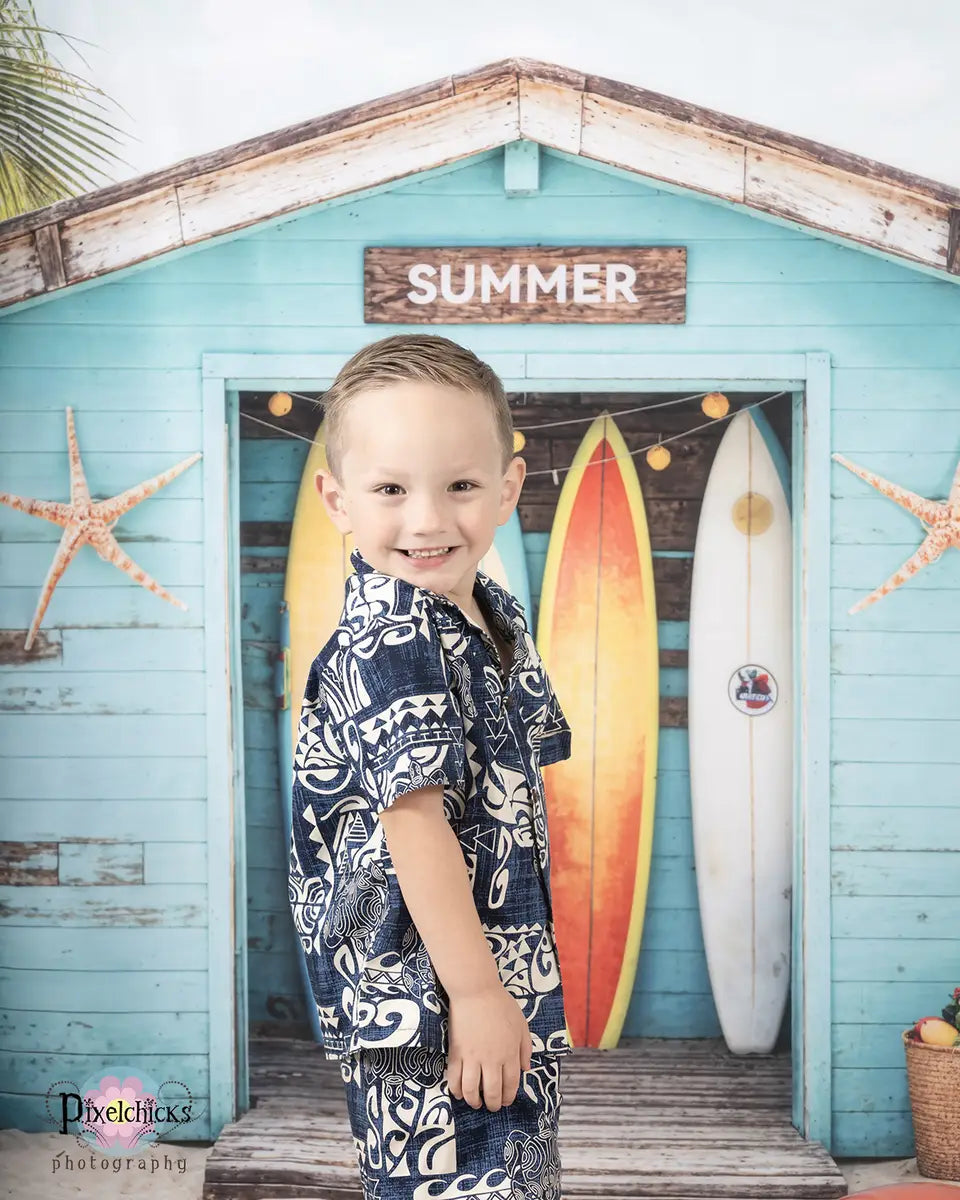 Zomer Zee Strand Blauw Houten Surfboard Winkel Foto Achtergrond Ontworpen door Chain Photography