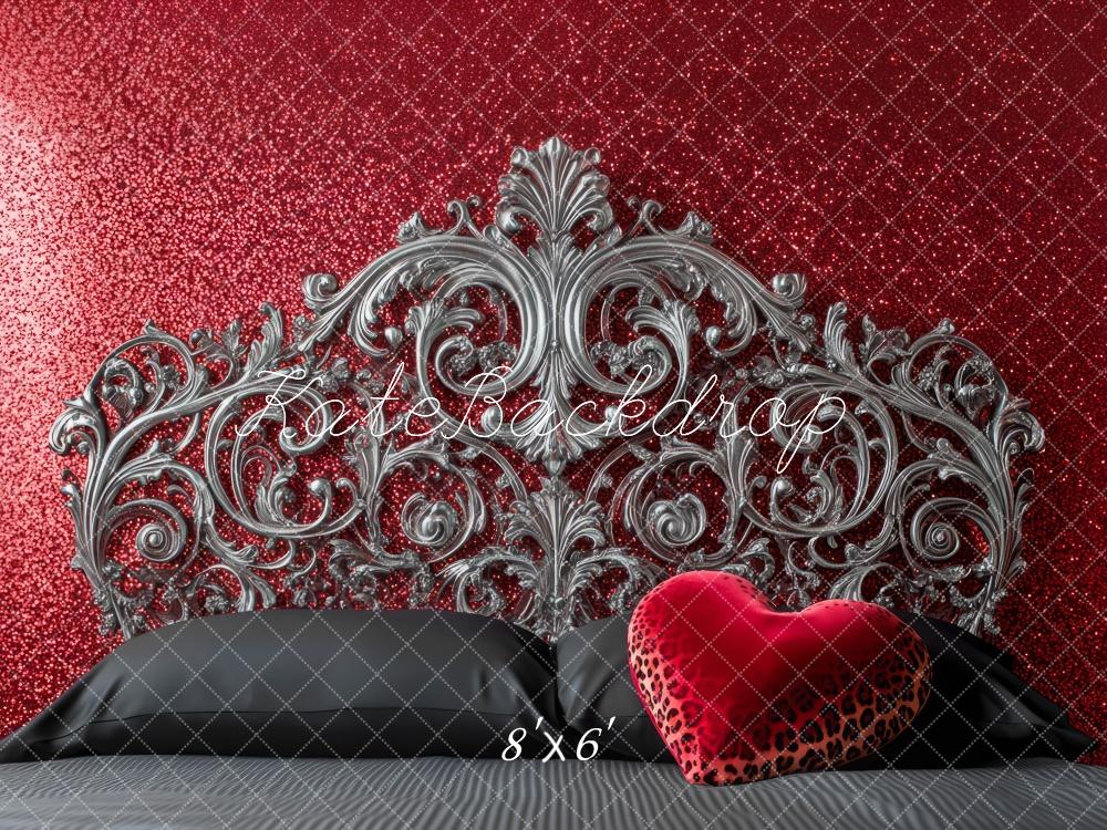 Cabecero Rojo Brillante con Diseño Ornamental Diseñado por Mini MakeBelieve