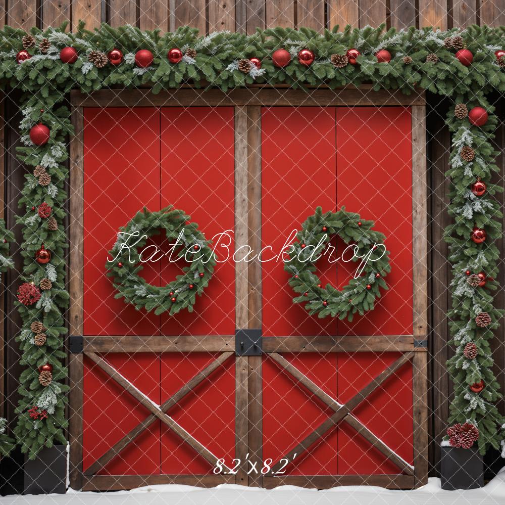 Corona de Navidad verde y fondo de puerta roja del granero diseñado por Emetselch