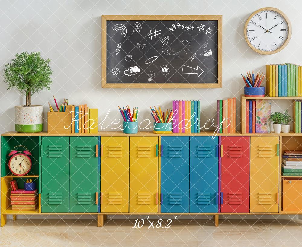 Back to School Kleurrijke Lockers Schoolbord Boeken Foto Achtergrond Designed by Emetselch