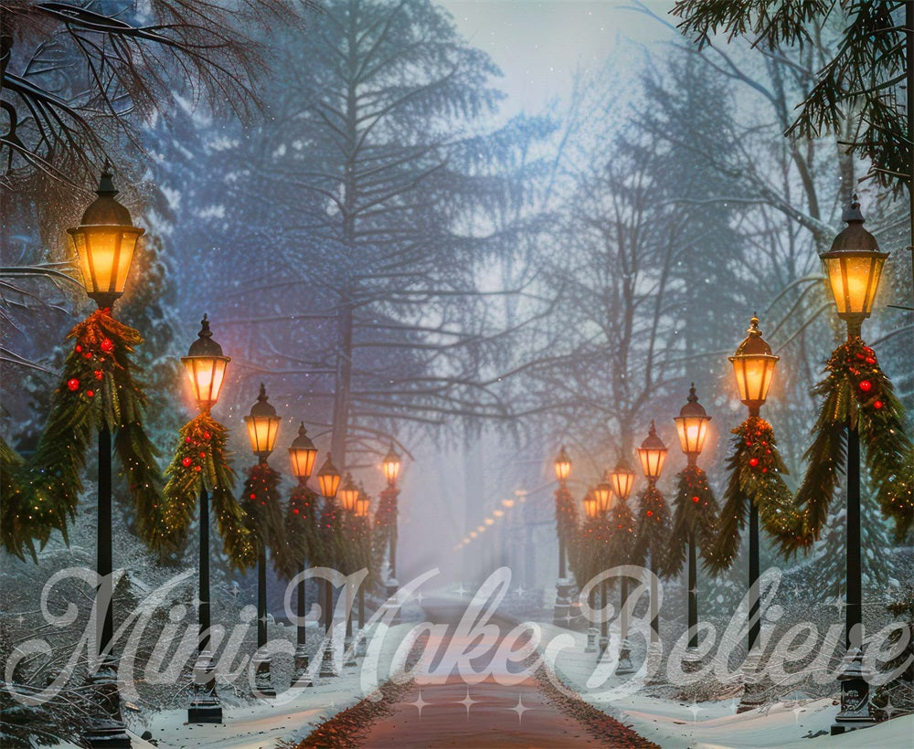 Lámpara de Noche de Navidad Poste Bosque Camino Fondo Diseñado por Mini MakeBelieve