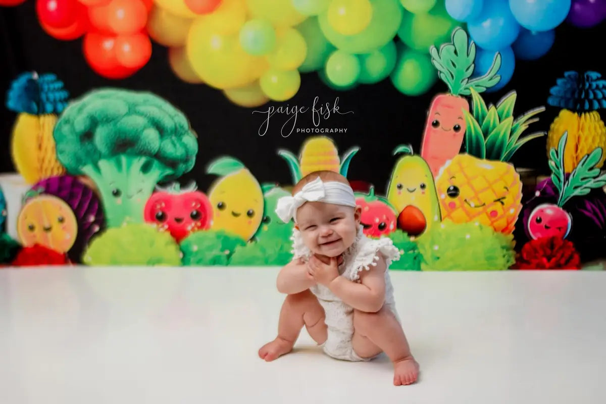 Cartoon Fruit en Groenten Kleurrijke Regenboog Ballon Zwarte Wand Foto Achtergrond Ontworpen door Mandy Ringe Fotografie