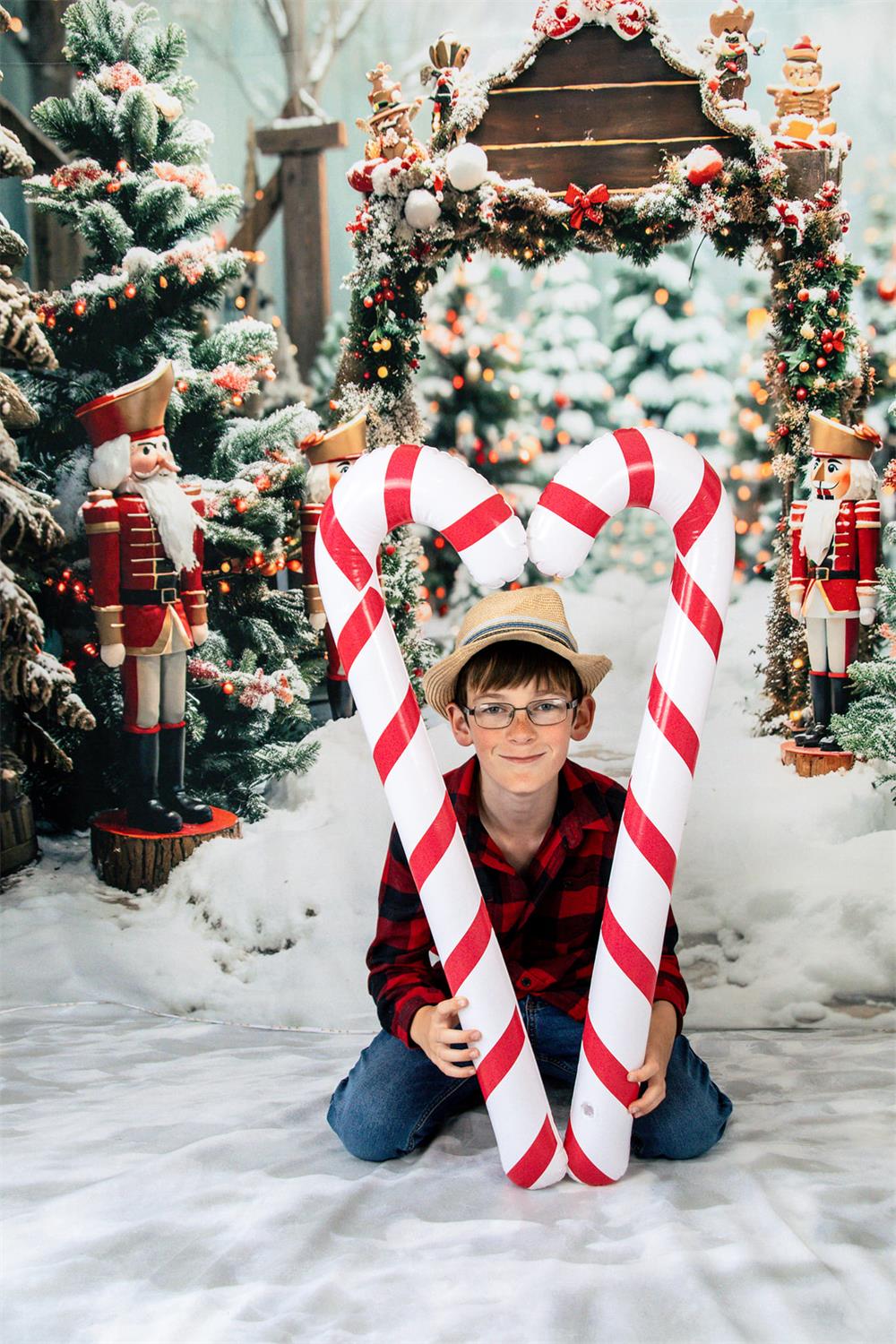 Winter Outdoor Forest White Snow Nutcracker Foto Achtergrond Ontworpen door Emetselch