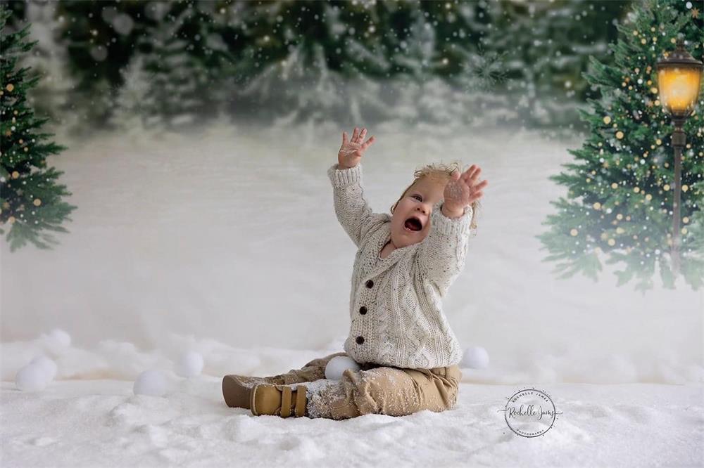 Fondo de luces de bosque nevado de Navidad para fotografía