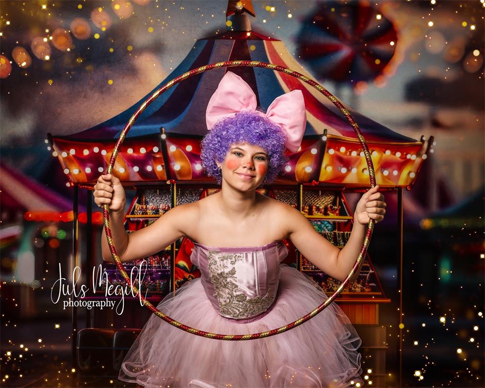 Fondo de tienda de caramelos de circo de carnaval moderno diseñado por Lidia Redekopp