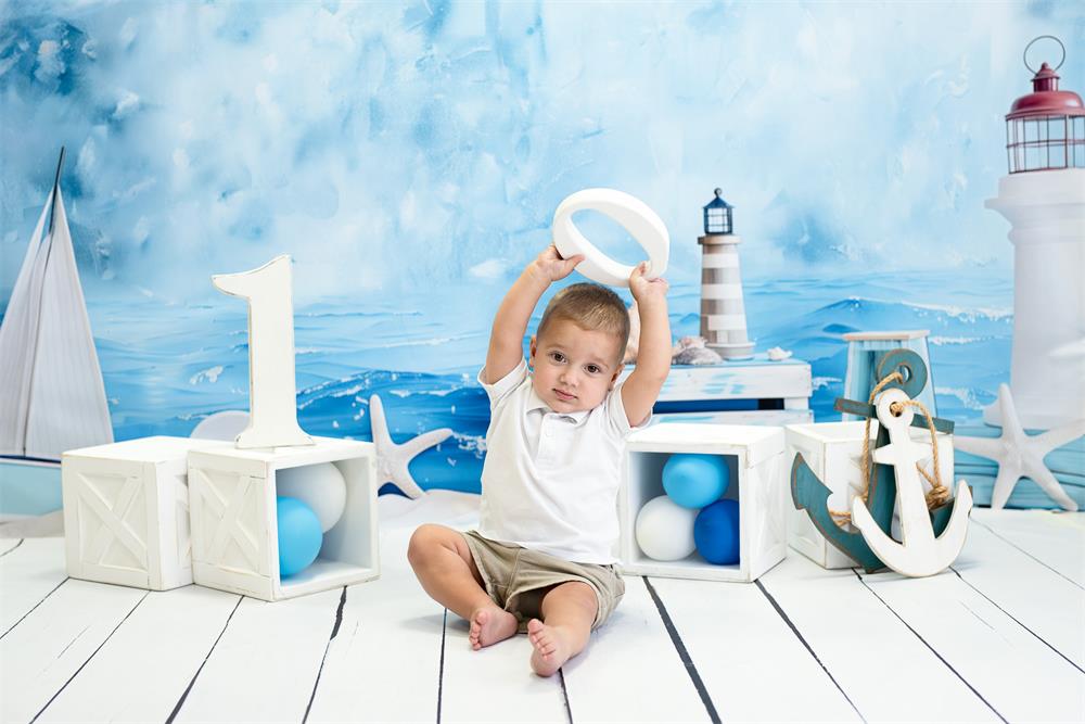 Fondo de pared azul con torre de vela de playa de verano diseñado por Patty Robert.