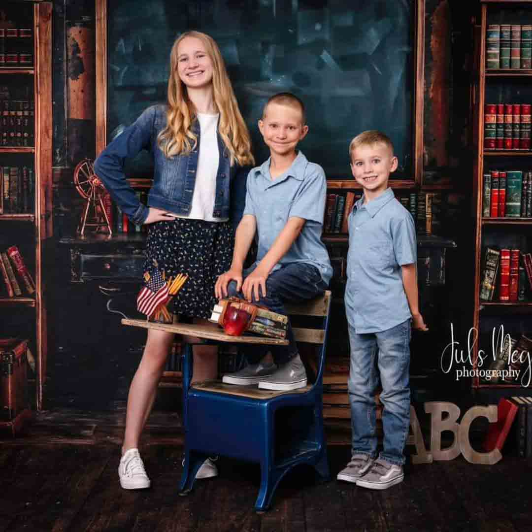 Terug naar school Zwart bord Boek Bureau Appel Foto Achtergrond Ontworpen door Emetselch