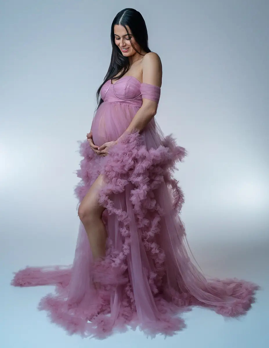 Vestido de maternidad para sesión de fotos con un solo hombro de malla