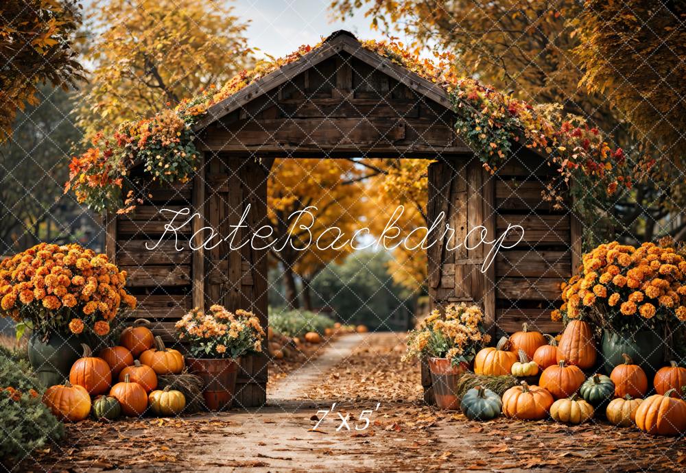 Fondo de puerta de granero marrón de calabaza en el bosque de otoño diseñado por Emetselch