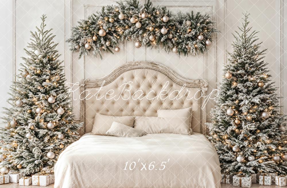 Cabecero de cama con forma de árbol de Navidad Upholstered Bedroom Backdrop Designed by Emetselch