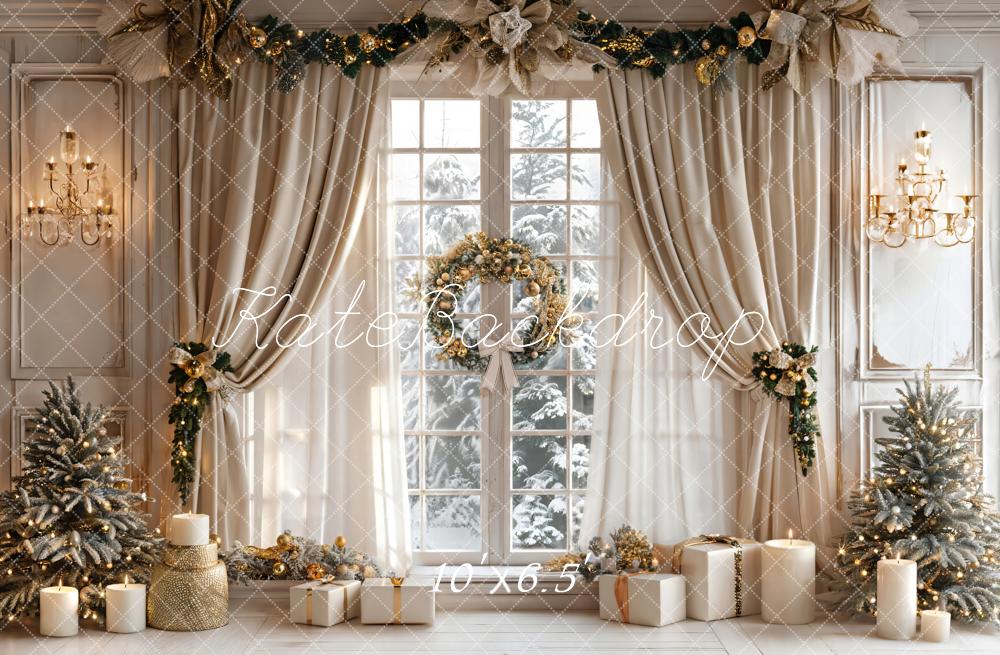 Fondo de ventana con cortina beige de Navidad y marco blanco diseñado por Emetselch