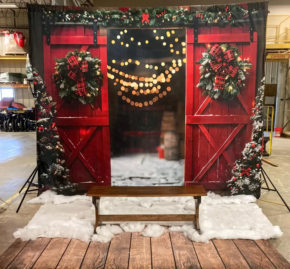 Noche de Navidad Escena de Puerta de Granero Rojo Diseñado por Emetselch