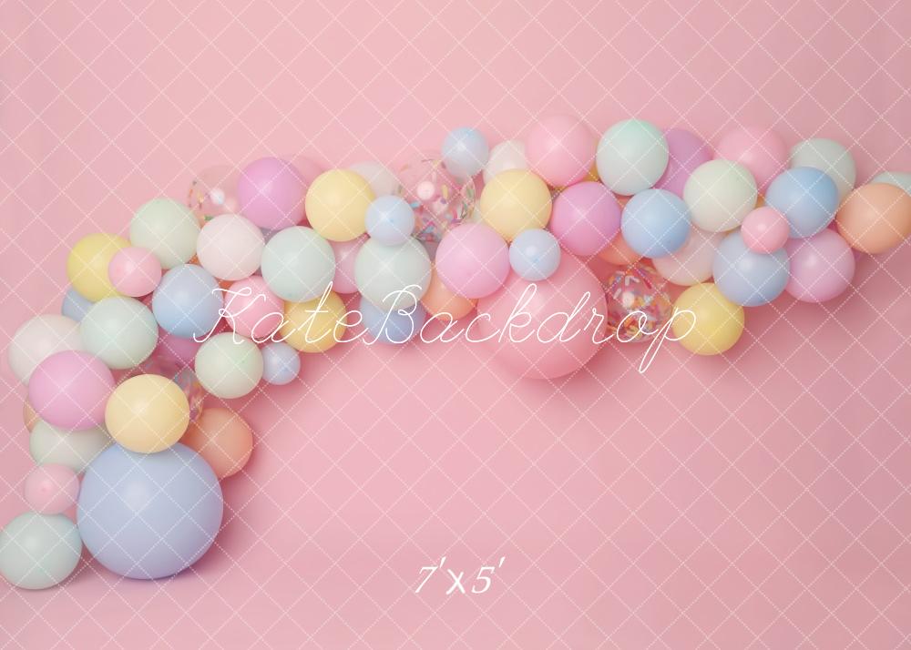 Fondo de globos de pastel rosa para el smash de cumpleaños de Kate Diseñado por Melissa King