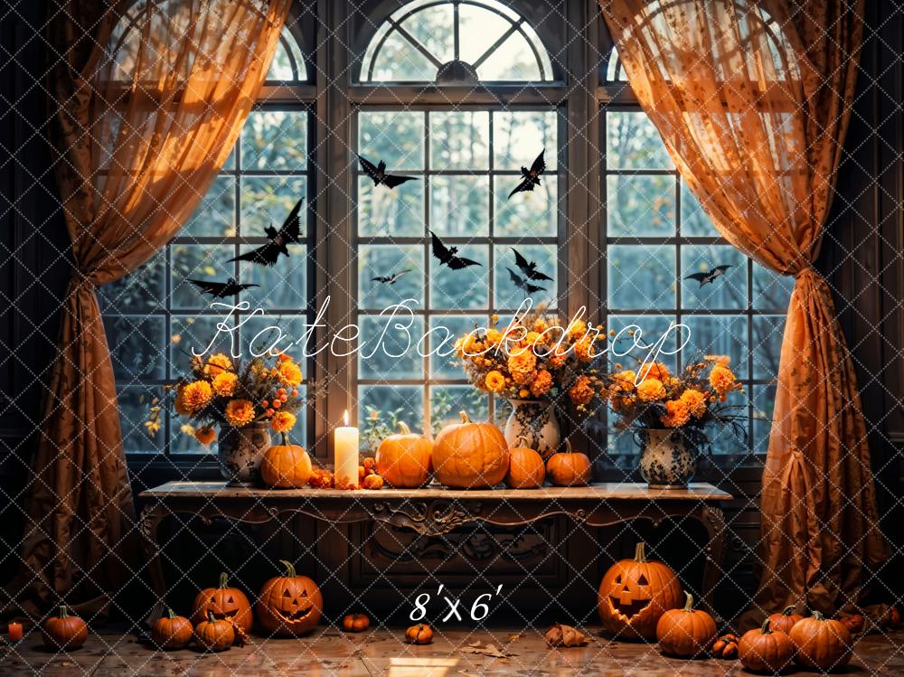 Decoración de Halloween en interiores con calabazas y flores en ventana arqueada diseñada por Emetselch