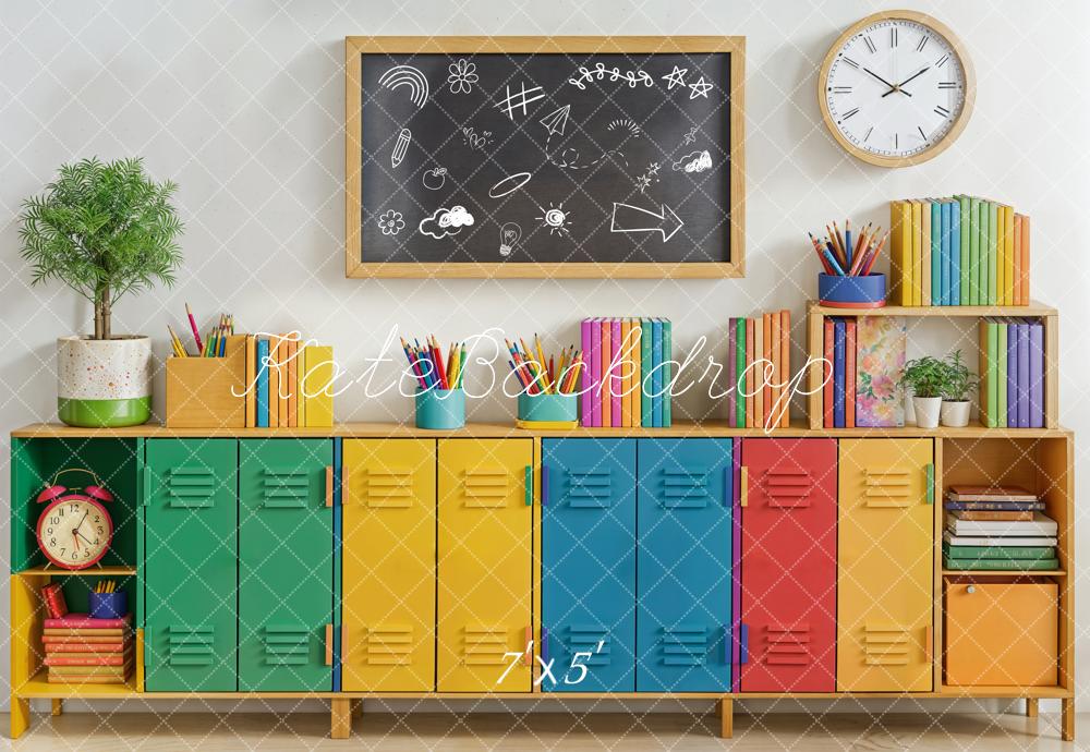 Back to School Kleurrijke Lockers Schoolbord Boeken Foto Achtergrond Designed by Emetselch