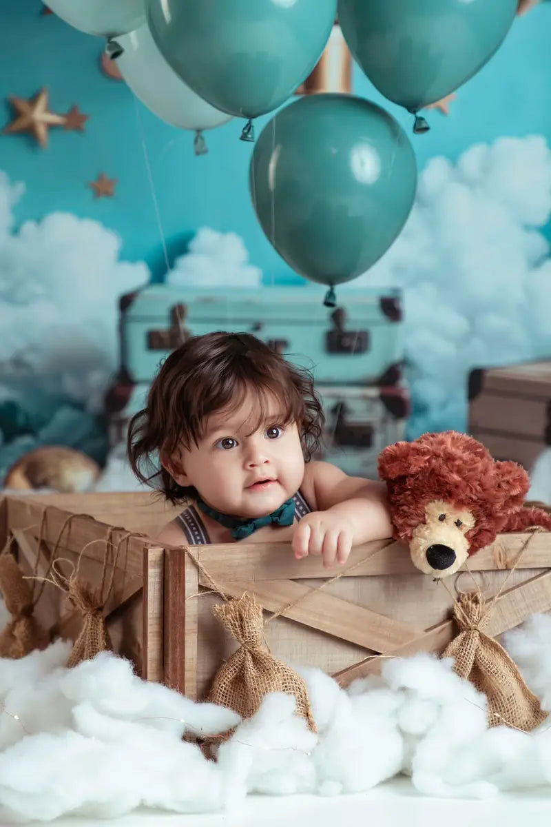 Globo aerostático caliente de dibujos animados Viajes de oso de peluche marrón Estrella azul Fondo de pared diseñado por Emetselch