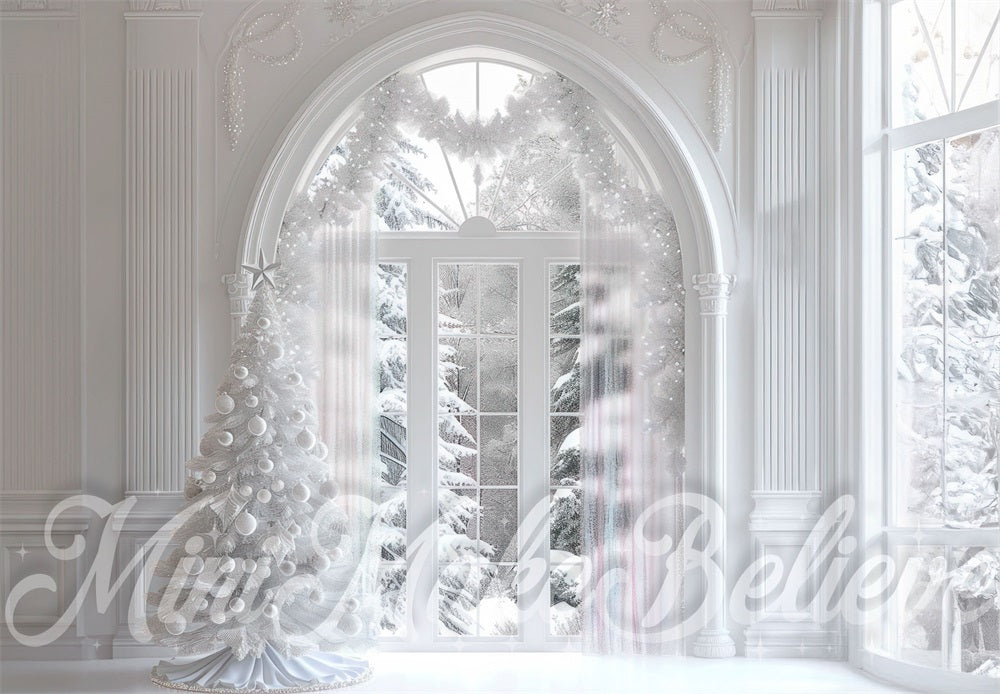 Kerstbos met wit retro boogvensterachtergrond ontworpen door Mini MakeBelieve
