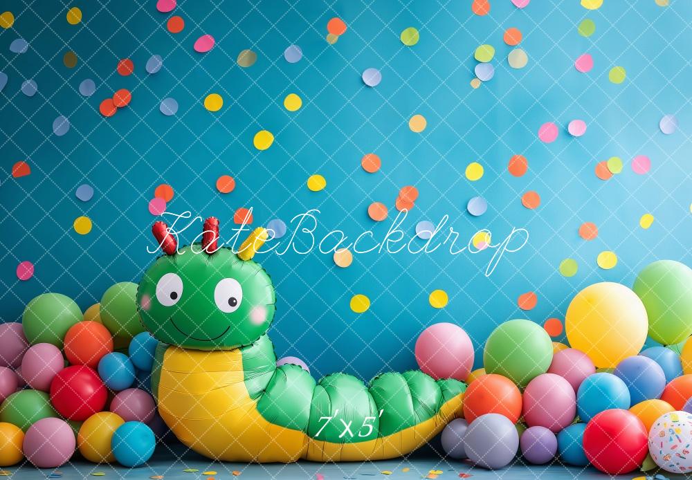 Fondo per cake smash colorato con palloni a forma di brucho progettato da Patty Roberts