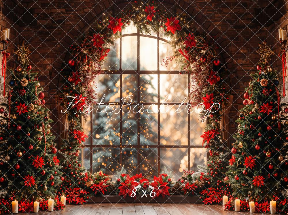 Fondo de ladrillo de pared de ventana en arco de árbol de Navidad interior diseñado por Emetselch