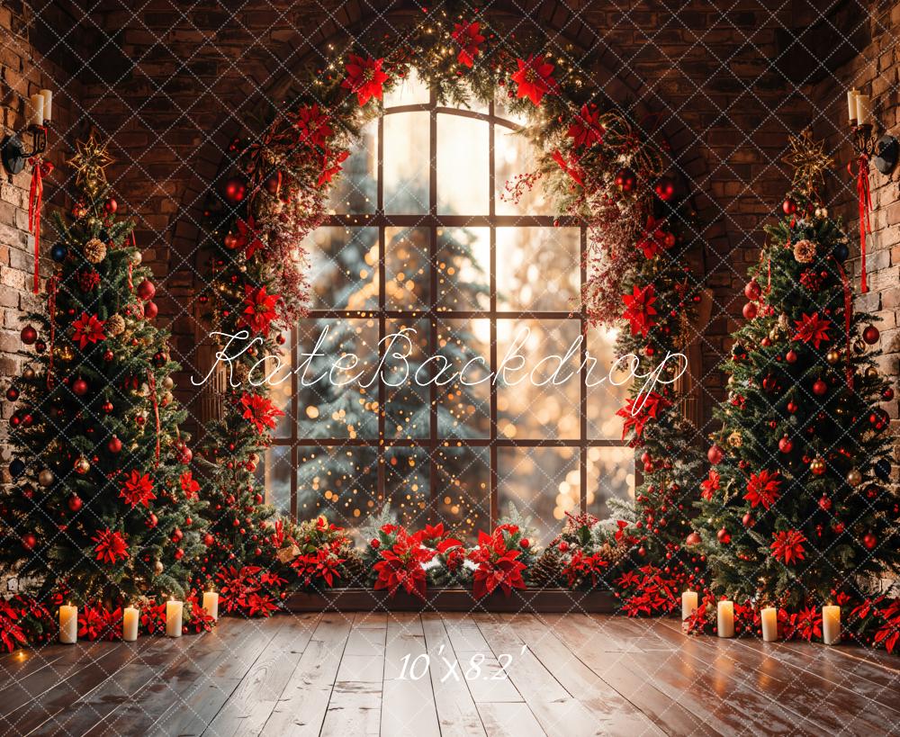 Fondo de ladrillo de pared de ventana en arco de árbol de Navidad interior diseñado por Emetselch