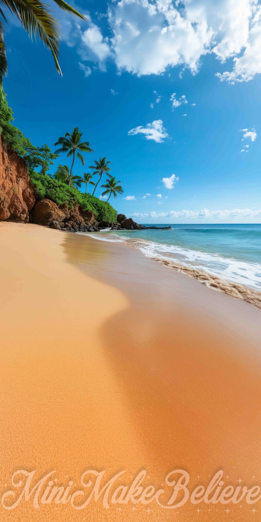 Verano en la playa en una isla verde con olas blancas diseñado por Mini MakeBelieve