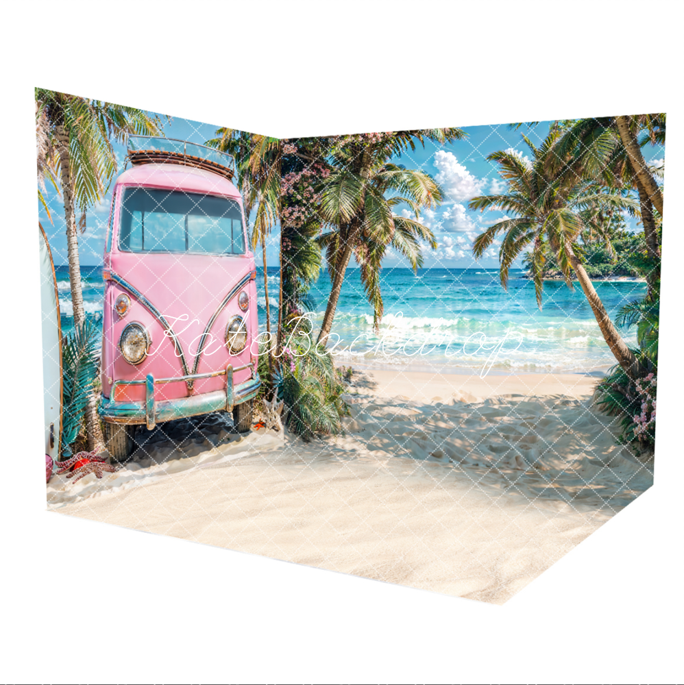 Set per la stanza della macchina rosa con tavola da surf al mare durante l'estate