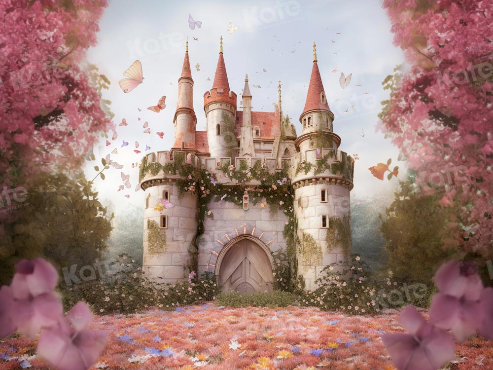 Romantico sfondo rosa con fiori, castello retrò progettato da Chain Photography
