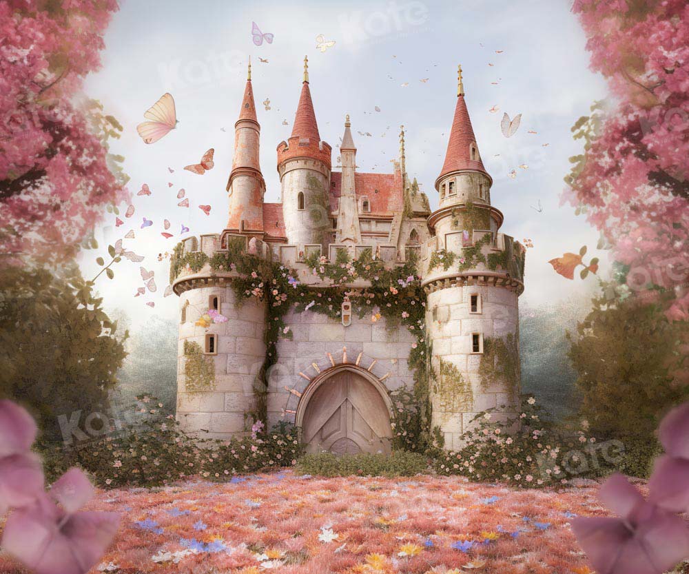 Romantico sfondo rosa con fiori, castello retrò progettato da Chain Photography