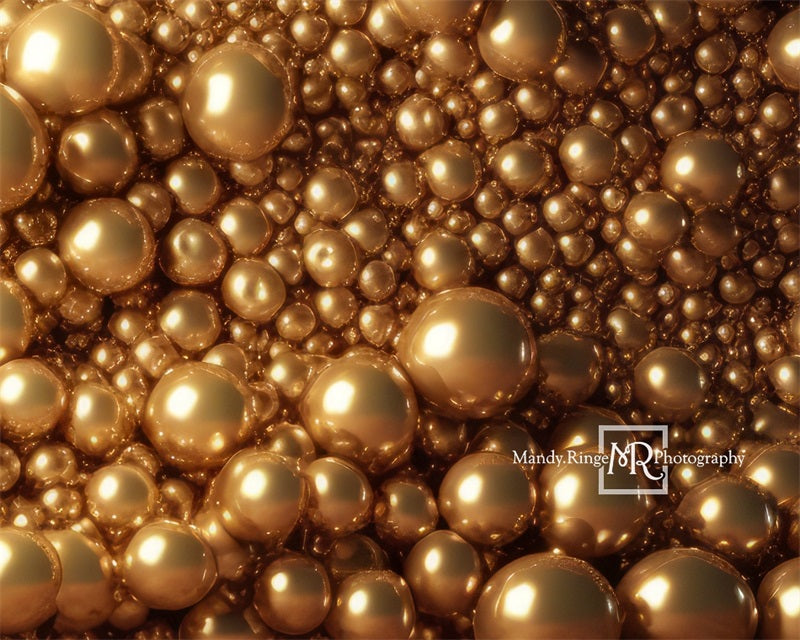 Fondo de globo dorado para romper una tarta diseñado por Mandy Ringe Photography