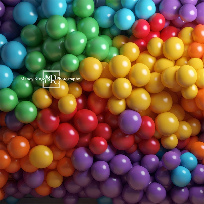 Fondo de pared de globos de arco iris diseñado por Mandy Ringe Photography