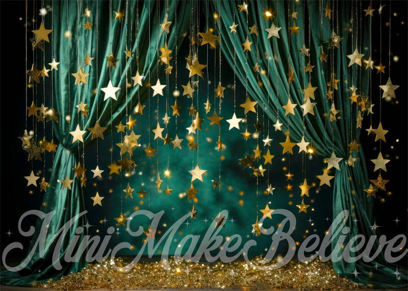 Telón de fondo de cortina verde invierno navideña con estrellas diseñado por Mini MakeBelieve.