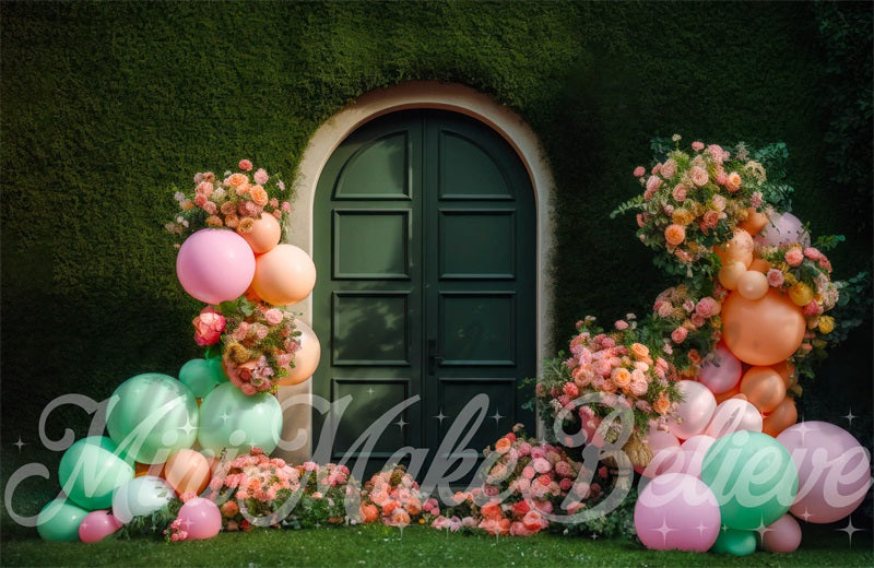 Fondo de fiesta con globos en la pared exterior diseñado por Mini MakeBelieve