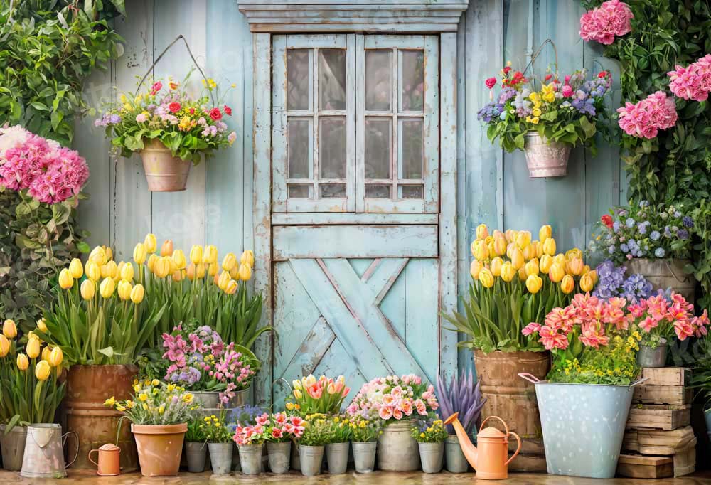 Blauwe houten deur bloemen groene planten achtergrond ontworpen door Emetselch