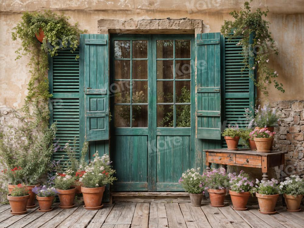 Sfondo per fotografia parete in legno verde con porta e vaso di terra