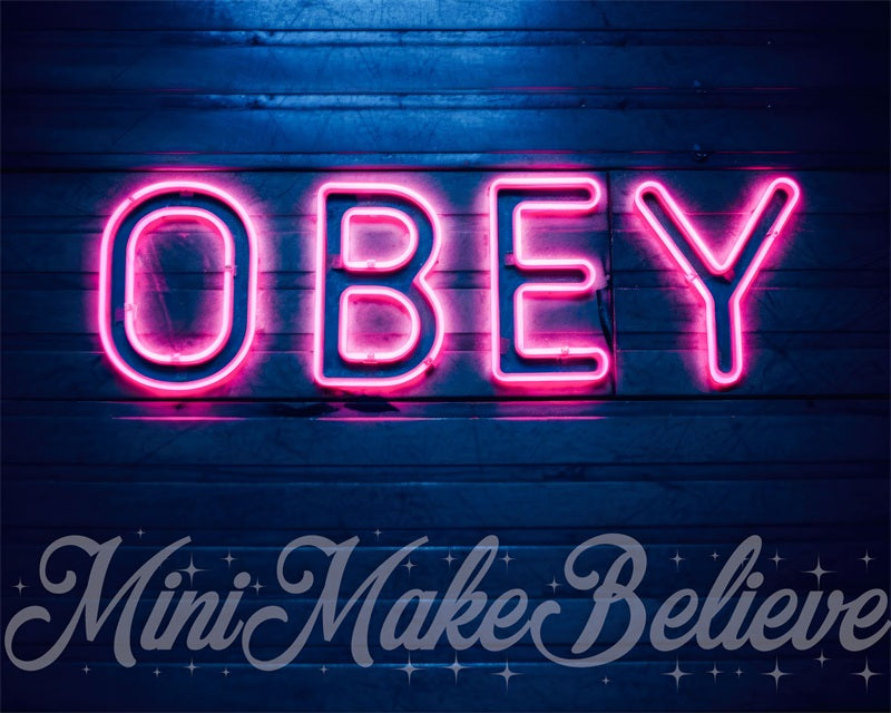 Sfondo murale Obey Wall disegnato da Mini MakeBelieve