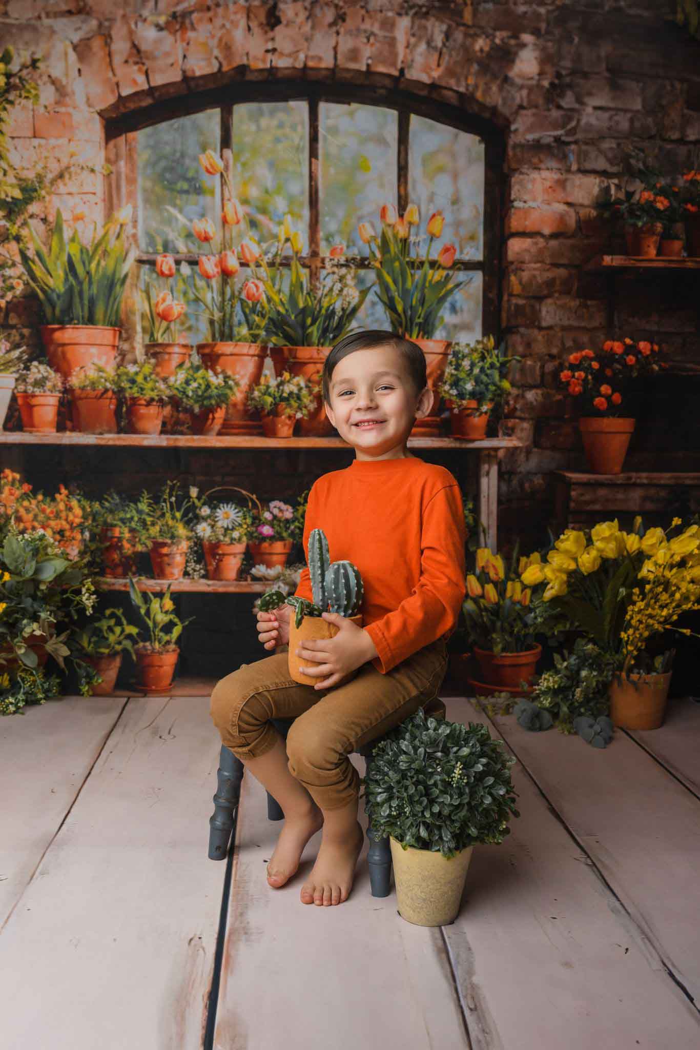 Fondo de habitación verde con plantas de primavera diseñado por Emetselch