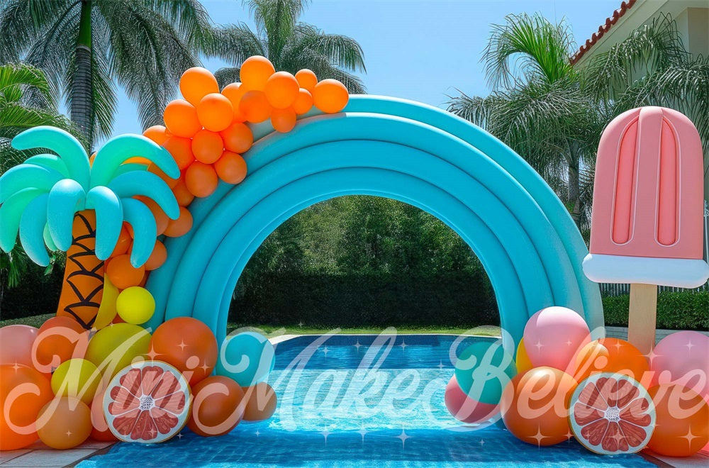 Arco di palloncini da piscina estivo progettato da Mini MakeBelieve