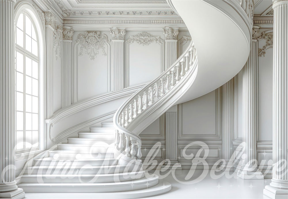 Fondo de escaleras blanco diseñado por Mini MakeBelieve