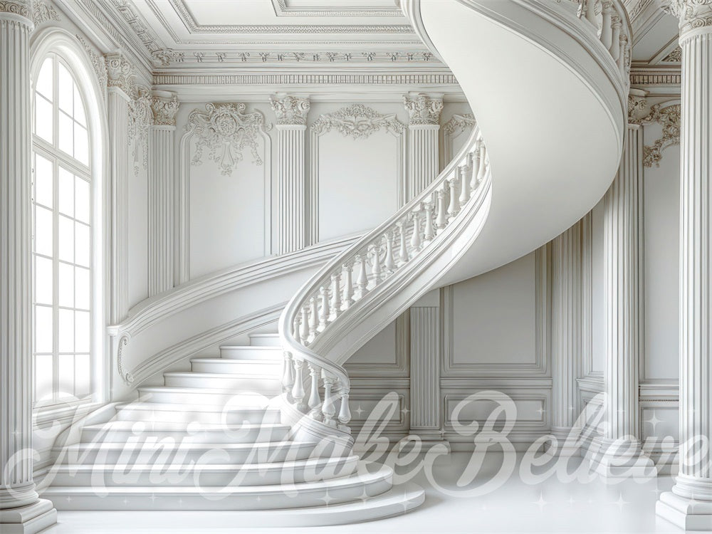 Fondo de escaleras blanco diseñado por Mini MakeBelieve