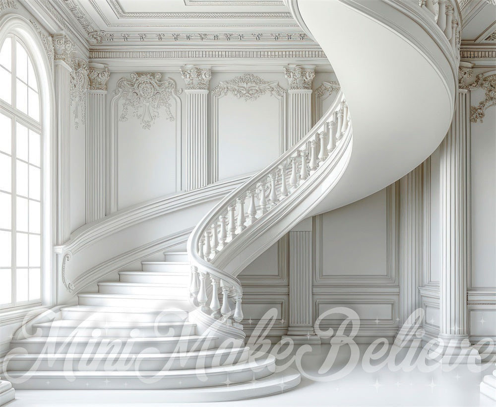 Fondo de escaleras blanco diseñado por Mini MakeBelieve