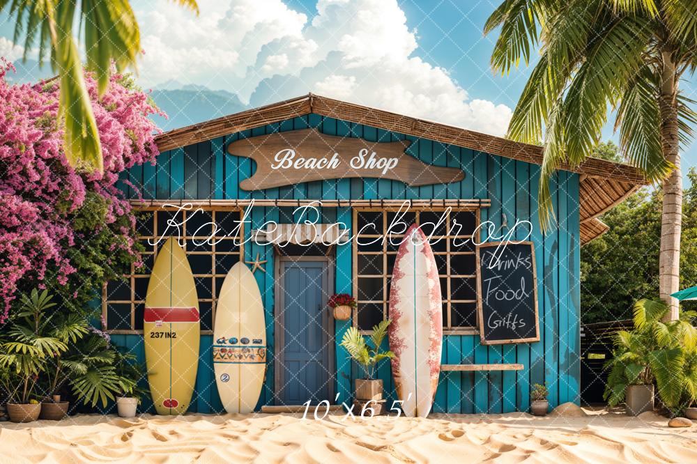 Diseño de Fondo de Tienda de Playa Verde Oscuro con Tabla de Surf del Mar, Flor Rosa, Árbol Verde, Nubes Blancas y Cielo Azul de Verano