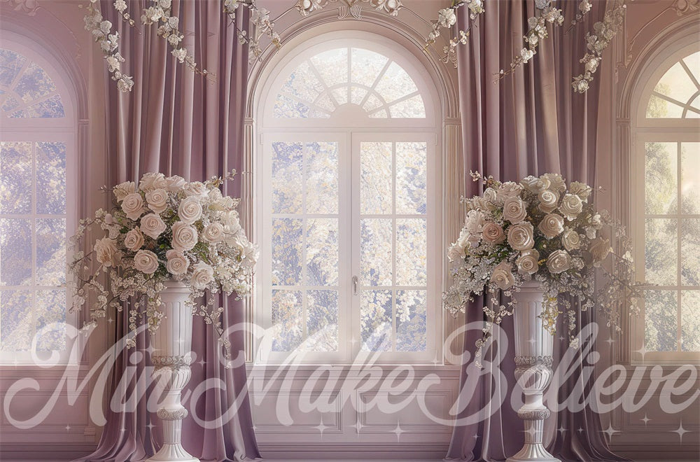 Tenda ornata viola con fiori bianchi per matrimonio primaverile interno disegnata da Mini MakeBelieve