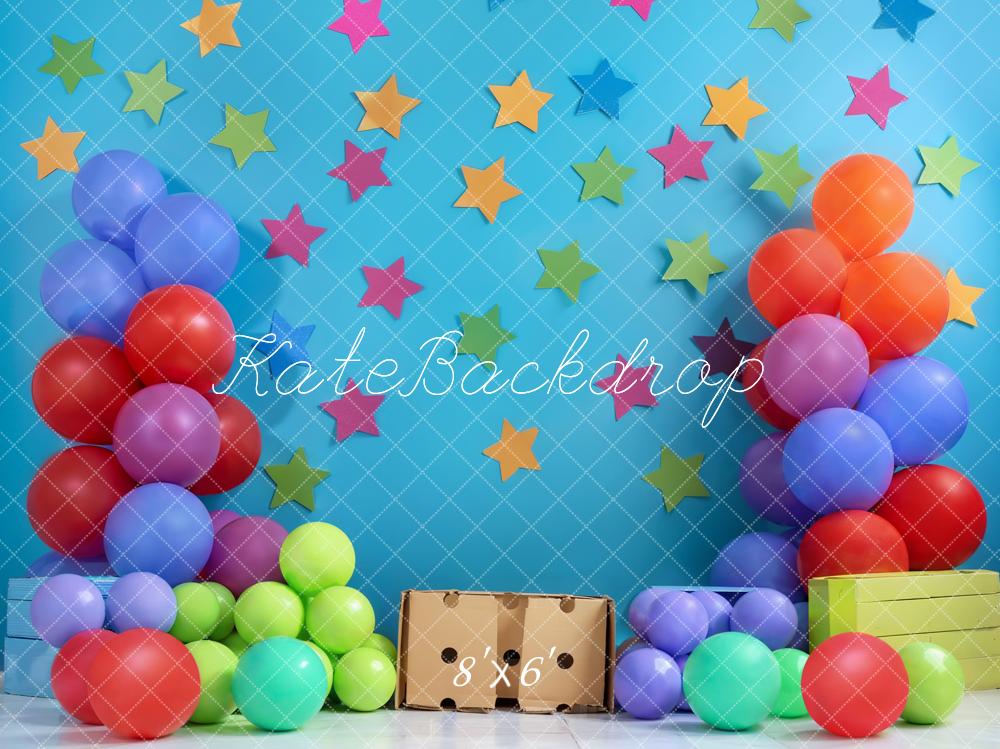 Pastel y Desordenado ¡Fiesta de Aplastamiento de Pastel de Cumpleaños de Verano con Globos y Estrellas de Colores Fondo de Pared Azul!